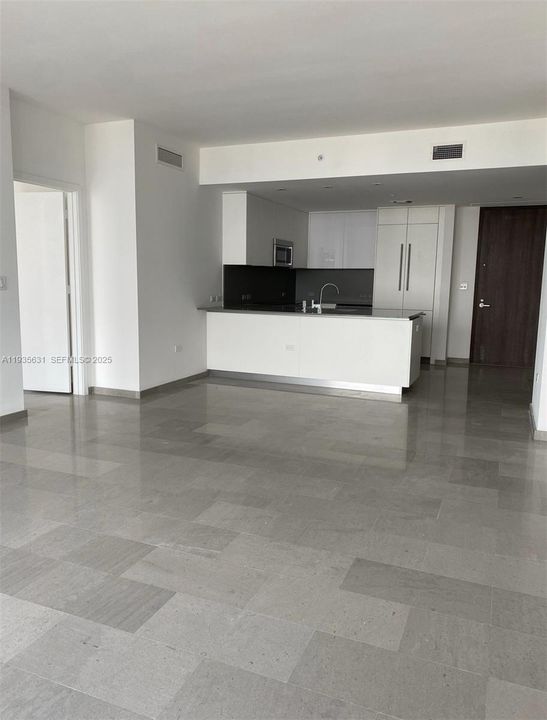 For Rent: $7,190 (3 beds, 3 baths, 1677 Square Feet)