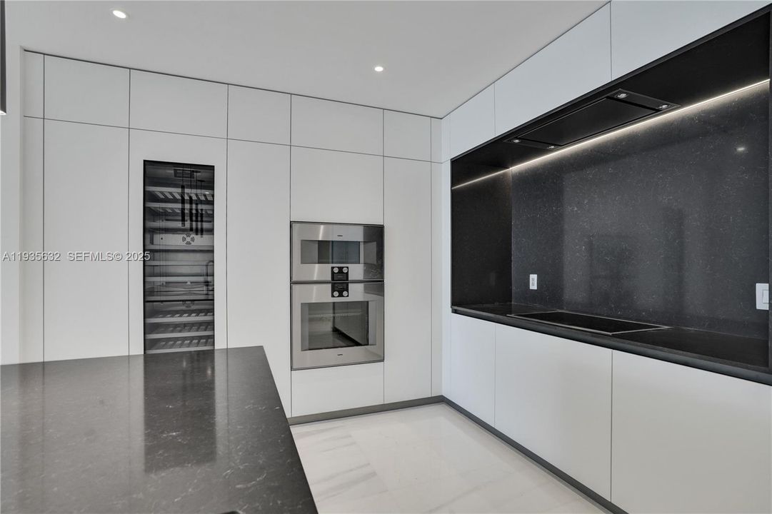 На продажу: $5,950,000 (4 спален, 5 ванн, 3214 Квадратных фут)