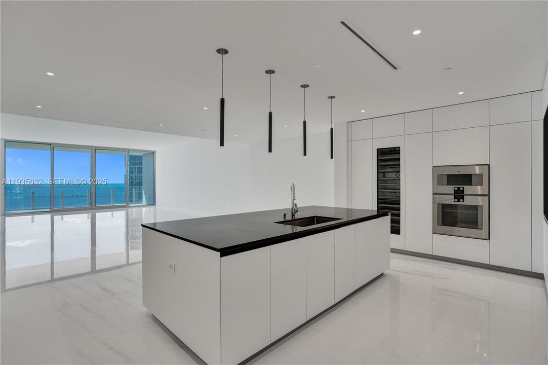 На продажу: $5,950,000 (4 спален, 5 ванн, 3214 Квадратных фут)