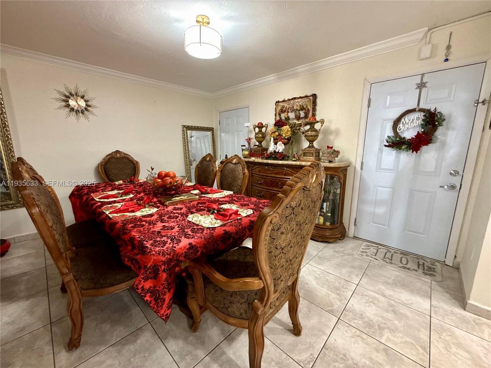 待售: $325,000 (2 贝兹, 2 浴室, 1502 平方英尺)