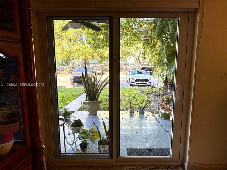 待售: $325,000 (2 贝兹, 2 浴室, 1502 平方英尺)