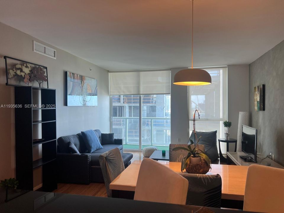 На продажу: $455,000 (1 спален, 1 ванн, 806 Квадратных фут)