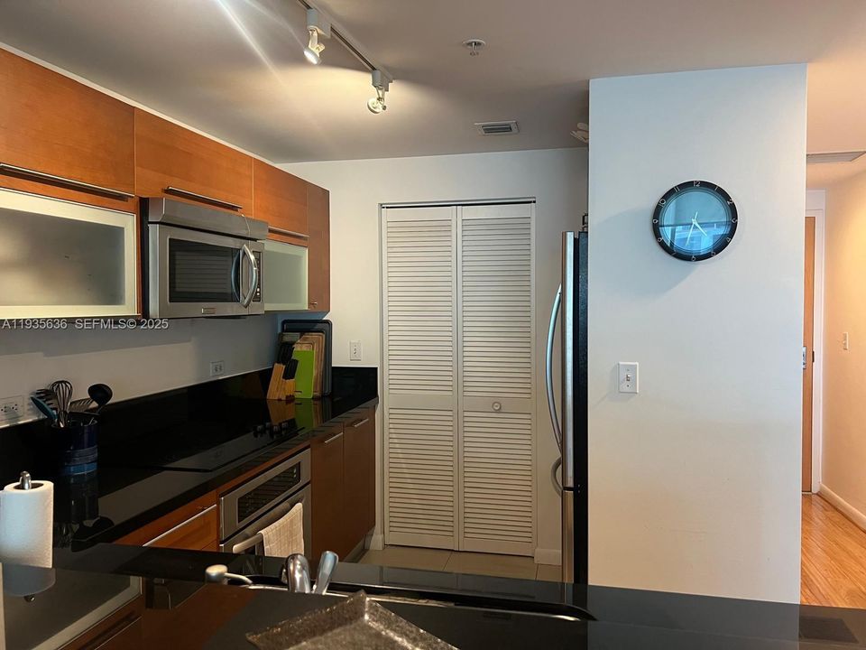 На продажу: $455,000 (1 спален, 1 ванн, 806 Квадратных фут)