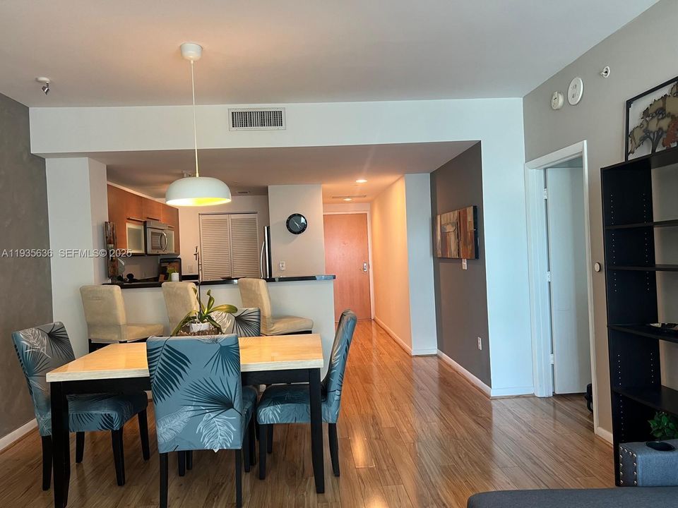 На продажу: $455,000 (1 спален, 1 ванн, 806 Квадратных фут)