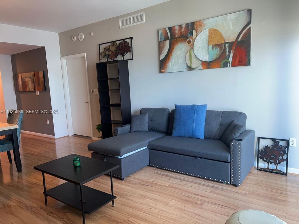 На продажу: $455,000 (1 спален, 1 ванн, 806 Квадратных фут)