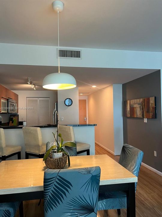 На продажу: $455,000 (1 спален, 1 ванн, 806 Квадратных фут)