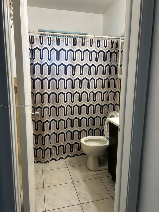 出租: $1,800 (2 贝兹, 1 浴室, 807 平方英尺)