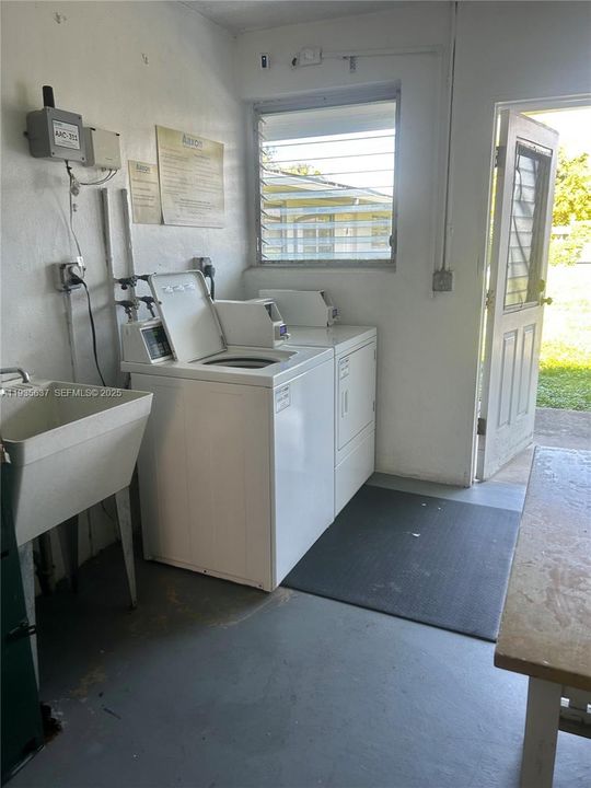 出租: $1,800 (2 贝兹, 1 浴室, 807 平方英尺)