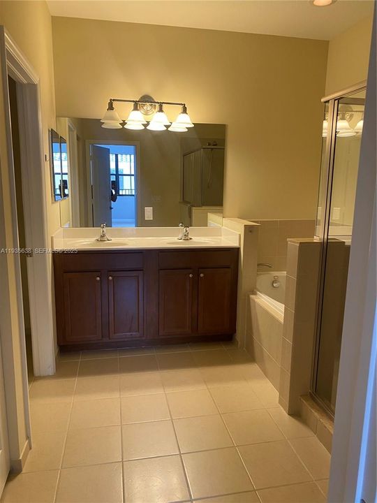 В аренду: $4,500 (4 спален, 3 ванн, 1714 Квадратных фут)