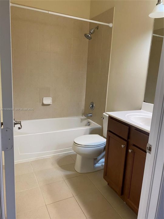 В аренду: $4,500 (4 спален, 3 ванн, 1714 Квадратных фут)