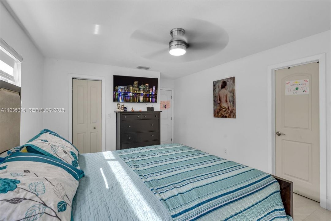 En Venta: $580,000 (4 camas, 2 baños, 2025 Pies cuadrados)