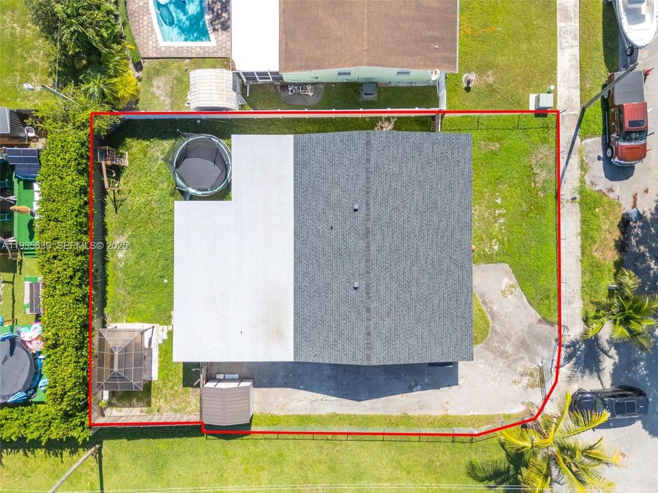 En Venta: $580,000 (4 camas, 2 baños, 2025 Pies cuadrados)