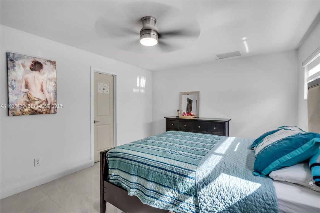 En Venta: $580,000 (4 camas, 2 baños, 2025 Pies cuadrados)