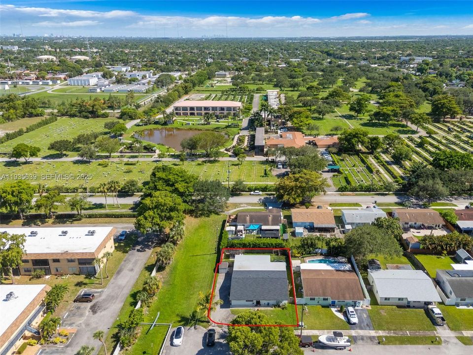 En Venta: $580,000 (4 camas, 2 baños, 2025 Pies cuadrados)