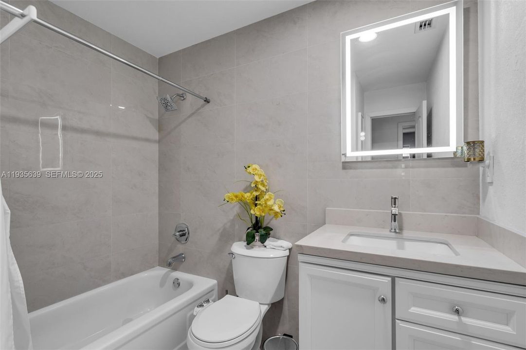 En Venta: $580,000 (4 camas, 2 baños, 2025 Pies cuadrados)