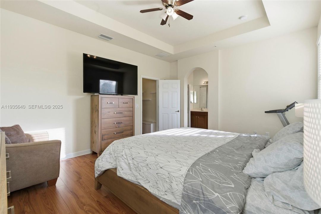 For Rent: $3,300 (3 beds, 2 baths, 1742 Square Feet)