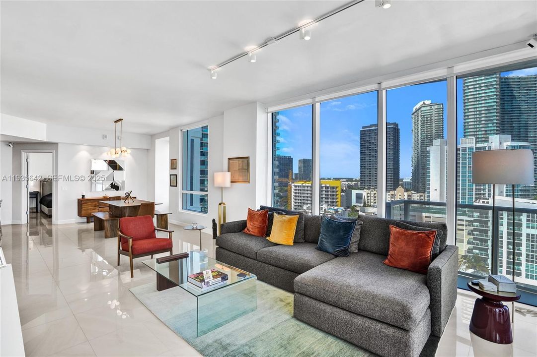 For Sale: $876,000 (2 beds, 2 baths, 1191 Square Feet)