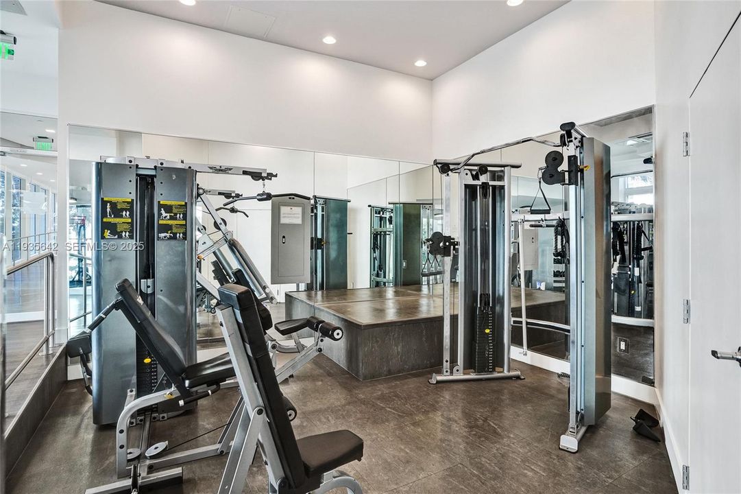 For Sale: $876,000 (2 beds, 2 baths, 1191 Square Feet)