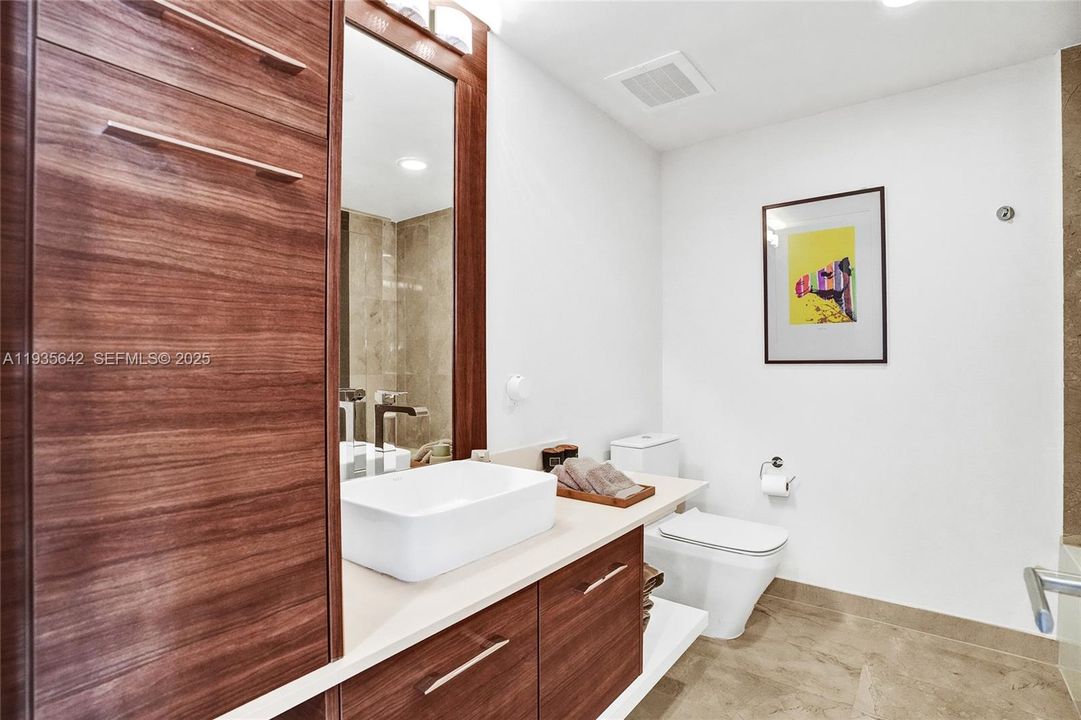 For Sale: $876,000 (2 beds, 2 baths, 1191 Square Feet)