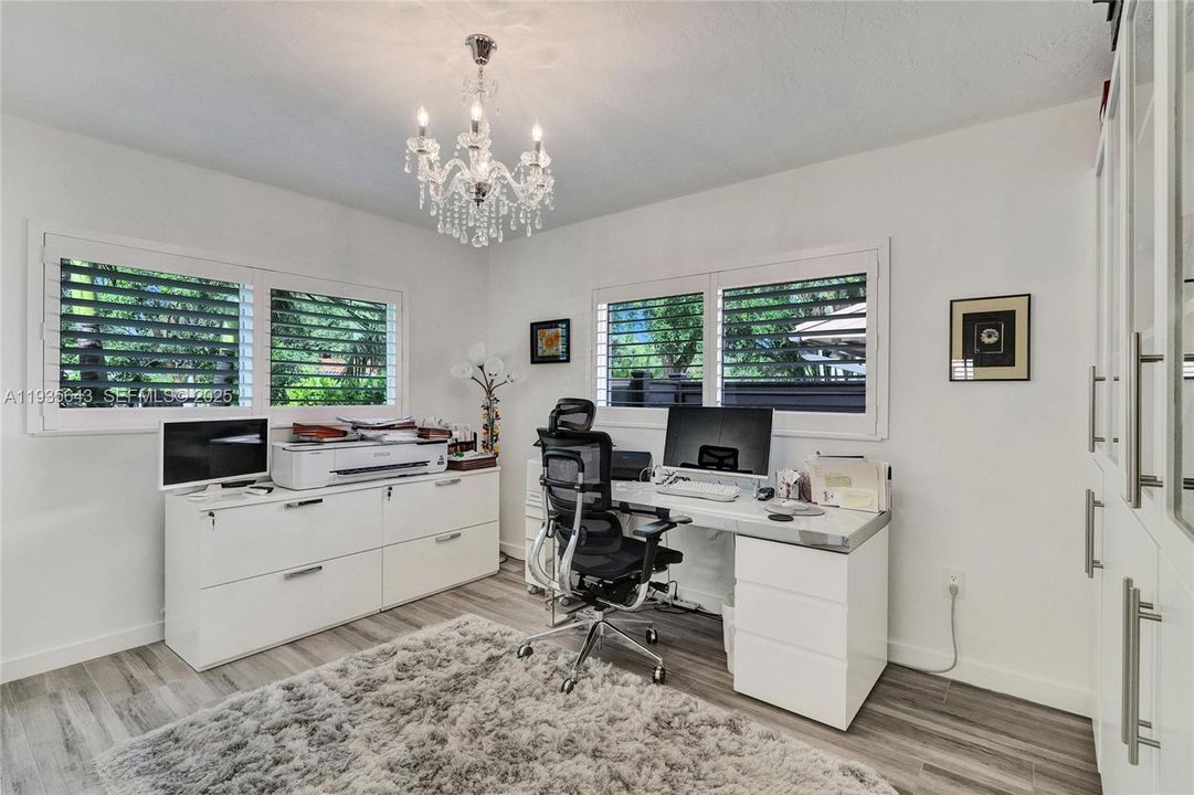 For Sale: $1,825,000 (5 beds, 3 baths, 2462 Square Feet)