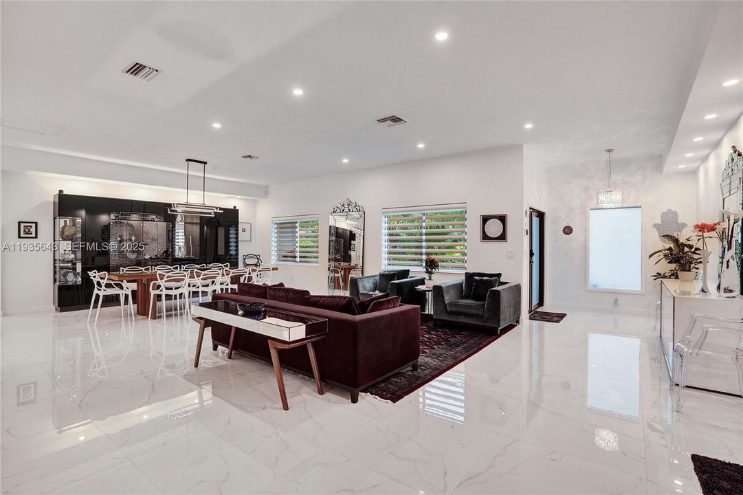 For Sale: $1,825,000 (5 beds, 3 baths, 2462 Square Feet)