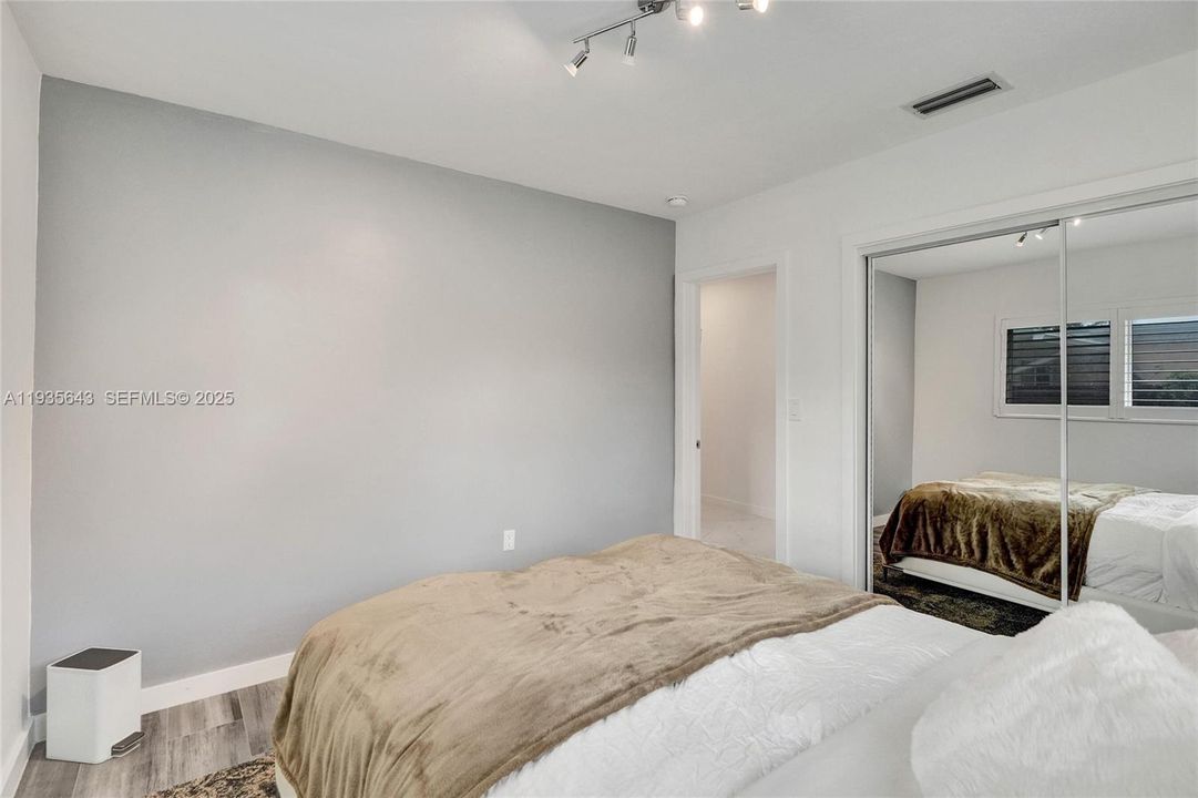 For Sale: $1,825,000 (5 beds, 3 baths, 2462 Square Feet)