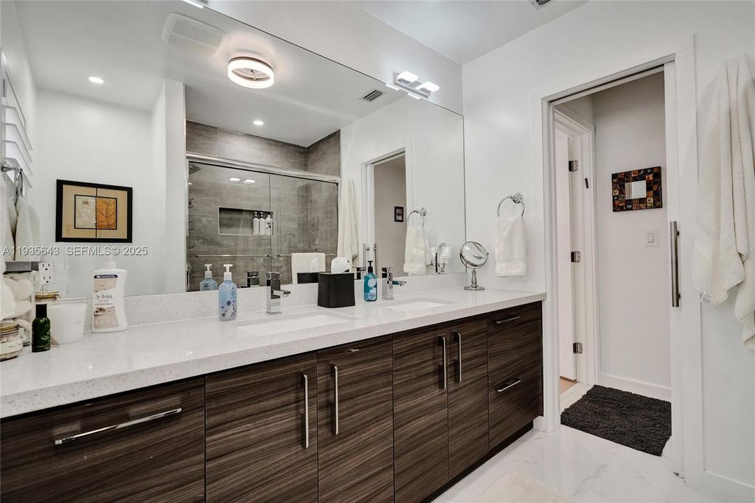 For Sale: $1,825,000 (5 beds, 3 baths, 2462 Square Feet)