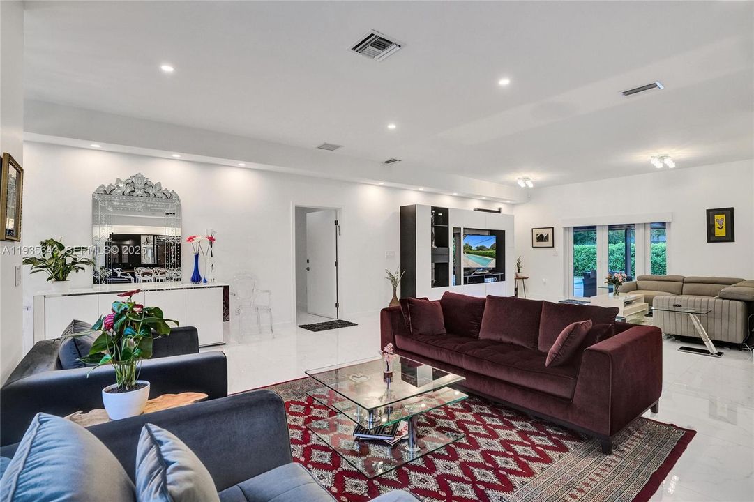 For Sale: $1,825,000 (5 beds, 3 baths, 2462 Square Feet)