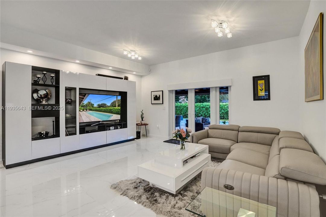 For Sale: $1,825,000 (5 beds, 3 baths, 2462 Square Feet)