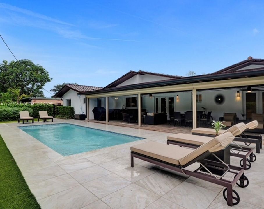 For Sale: $1,825,000 (5 beds, 3 baths, 2462 Square Feet)