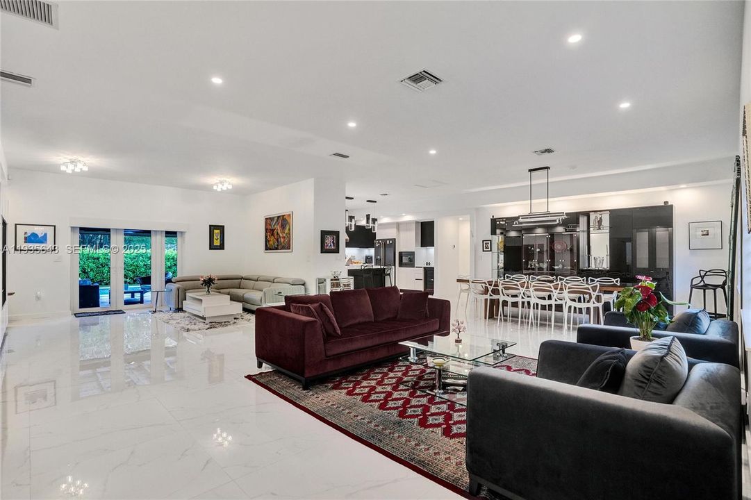 For Sale: $1,825,000 (5 beds, 3 baths, 2462 Square Feet)