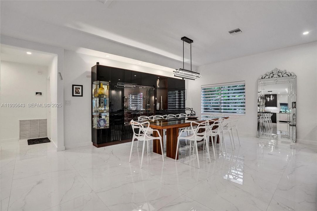 For Sale: $1,825,000 (5 beds, 3 baths, 2462 Square Feet)