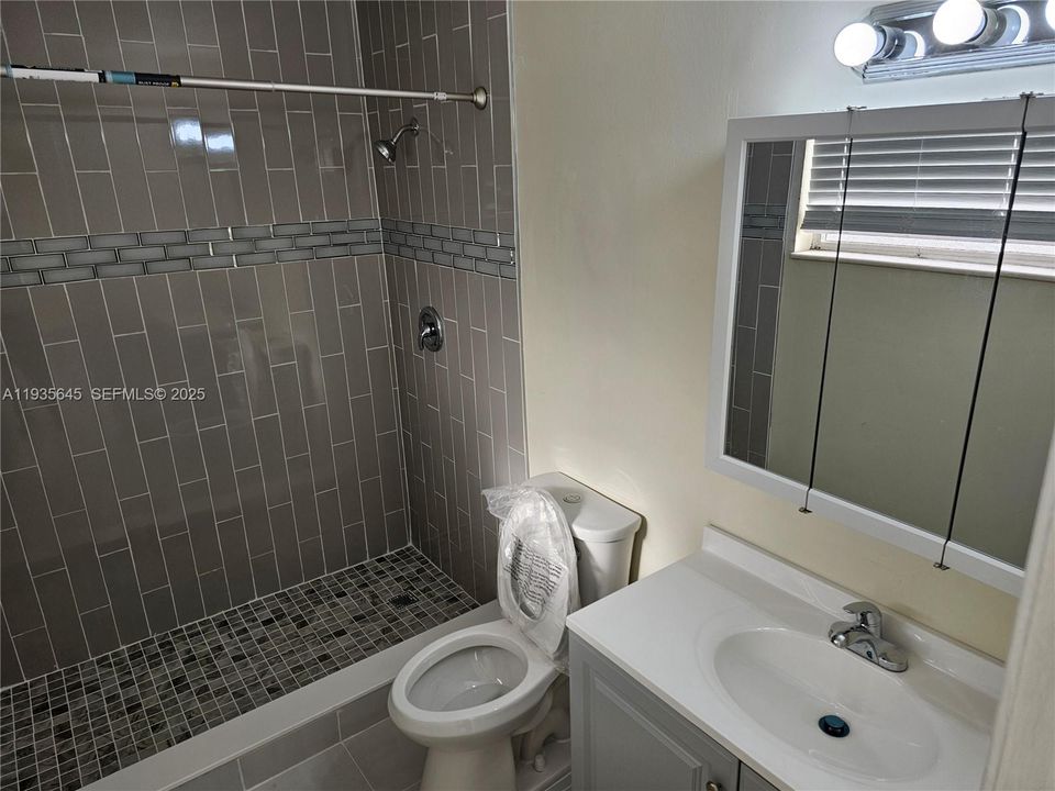 В аренду: $2,650 (2 спален, 2 ванн, 1525 Квадратных фут)