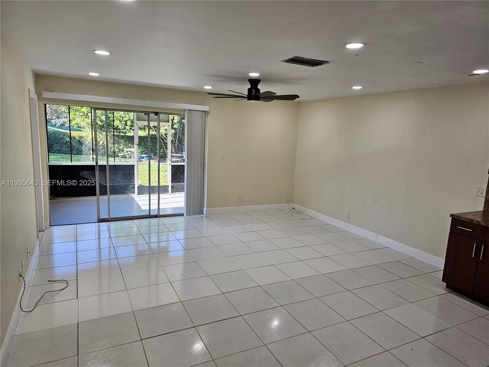 В аренду: $2,650 (2 спален, 2 ванн, 1525 Квадратных фут)