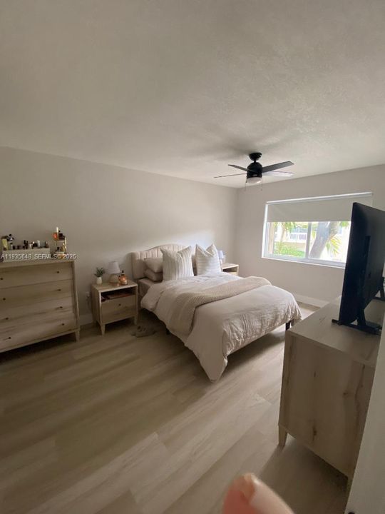 出租: $2,225 (1 贝兹, 1 浴室, 712 平方英尺)