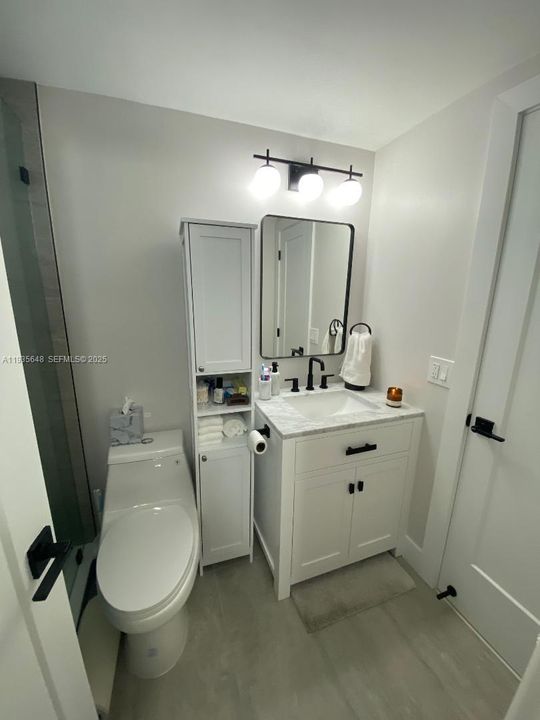 出租: $2,225 (1 贝兹, 1 浴室, 712 平方英尺)