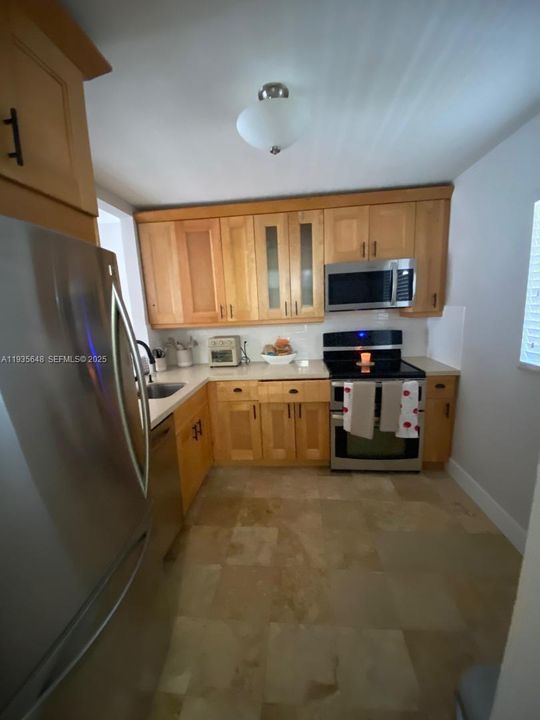 出租: $2,225 (1 贝兹, 1 浴室, 712 平方英尺)