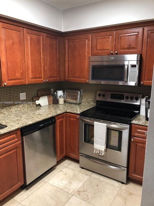 For Rent: $5,300 (3 beds, 2 baths, 1427 Square Feet)