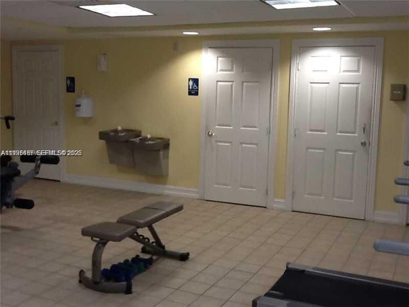 For Rent: $5,300 (3 beds, 2 baths, 1427 Square Feet)