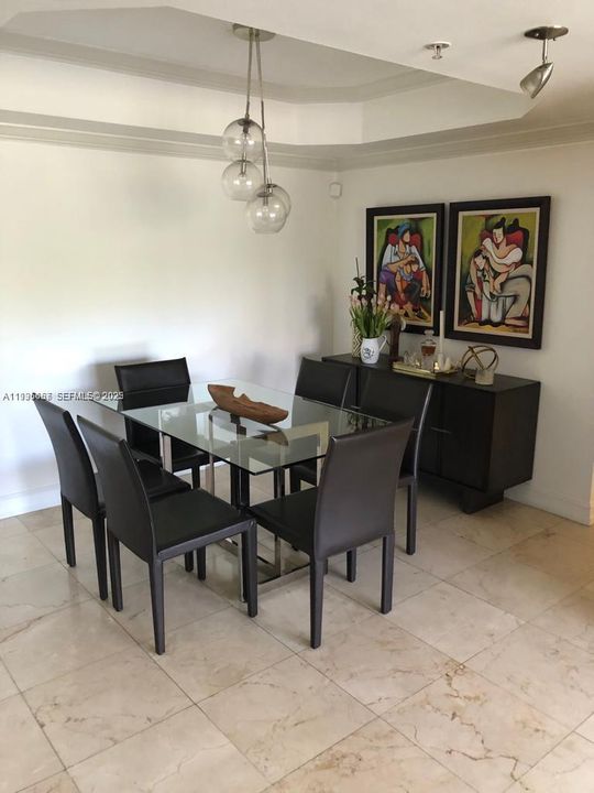 For Rent: $5,300 (3 beds, 2 baths, 1427 Square Feet)