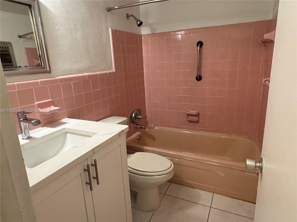 For Rent: $1,500 (1 beds, 1 baths, 600 Square Feet)