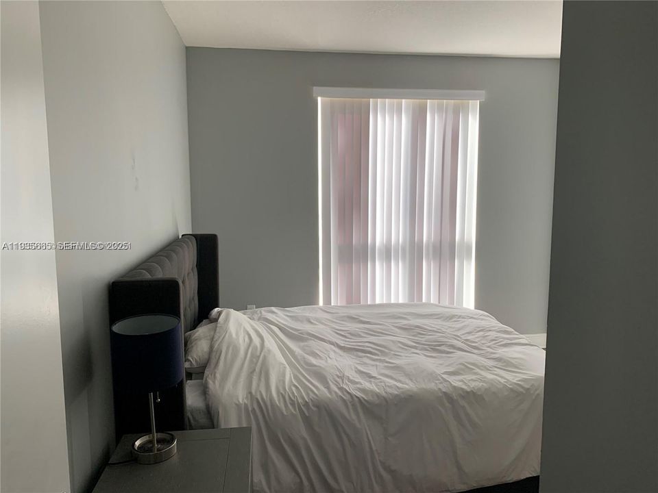 待售: $450,000 (2 贝兹, 2 浴室, 1242 平方英尺)