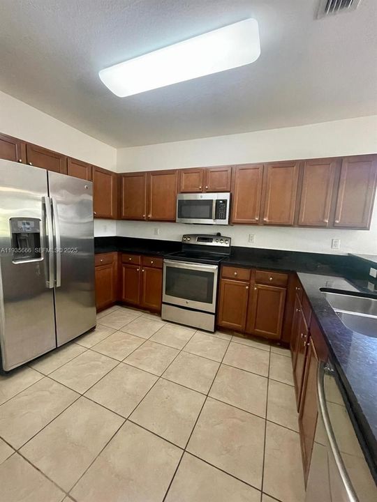 En Renta: $2,850 (3 camas, 2 baños, 1364 Pies cuadrados)