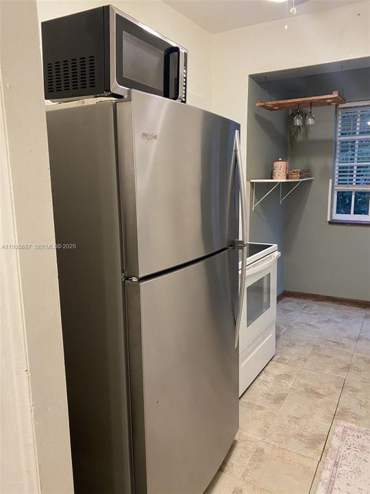 出租: $2,600 (3 贝兹, 1 浴室, 1800 平方英尺)