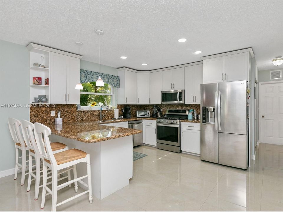 For Sale: $700,000 (3 beds, 2 baths, 2017 Square Feet)