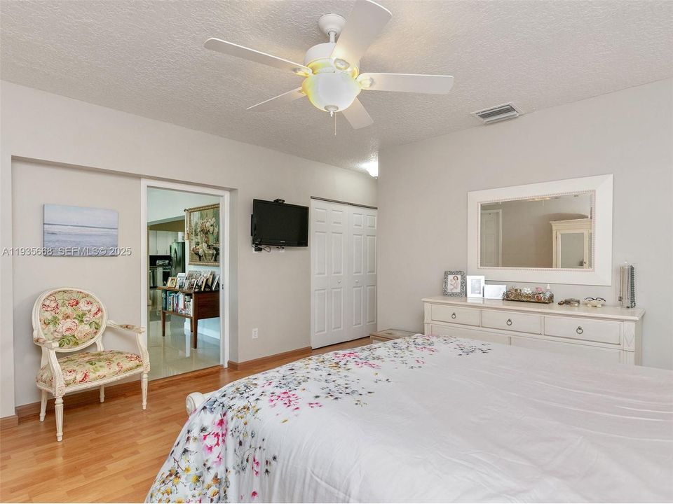 For Sale: $700,000 (3 beds, 2 baths, 2017 Square Feet)