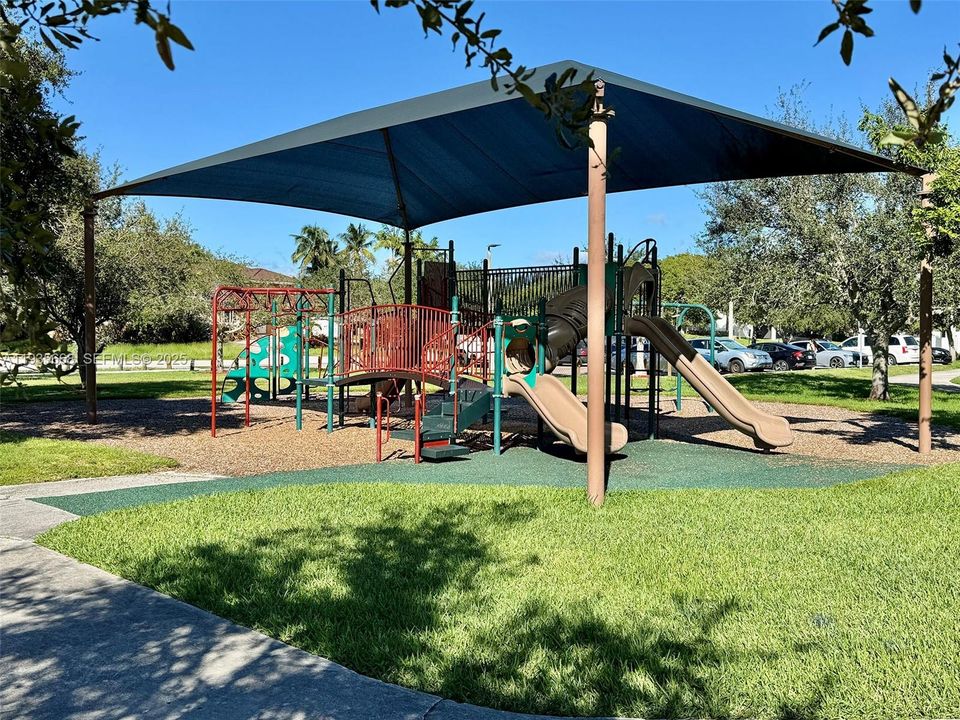 For Sale: $700,000 (3 beds, 2 baths, 2017 Square Feet)