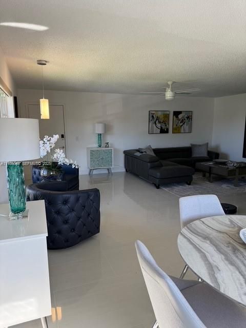 En Venta: $189,900 (2 camas, 0 baños, 1170 Pies cuadrados)