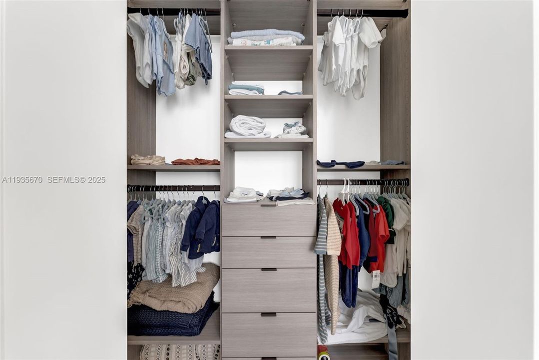 В аренду: $7,900 (2 спален, 2 ванн, 1500 Квадратных фут)