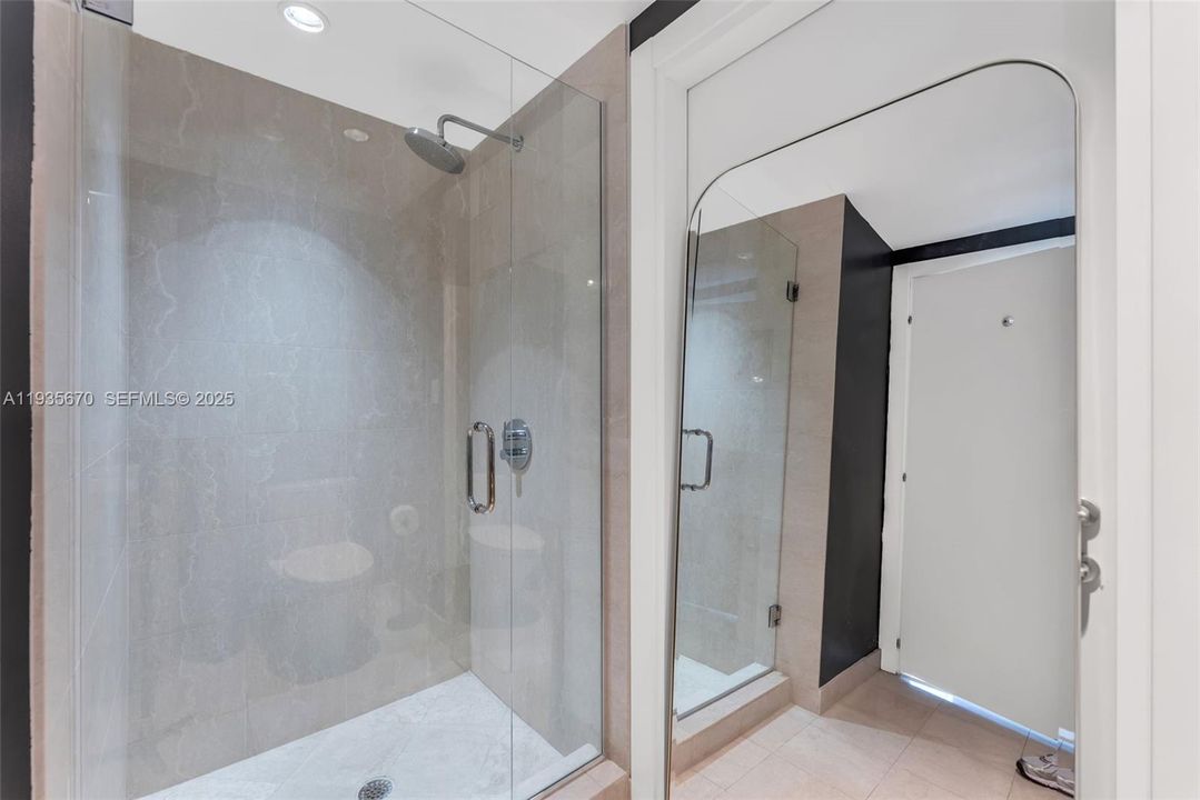 В аренду: $7,900 (2 спален, 2 ванн, 1500 Квадратных фут)